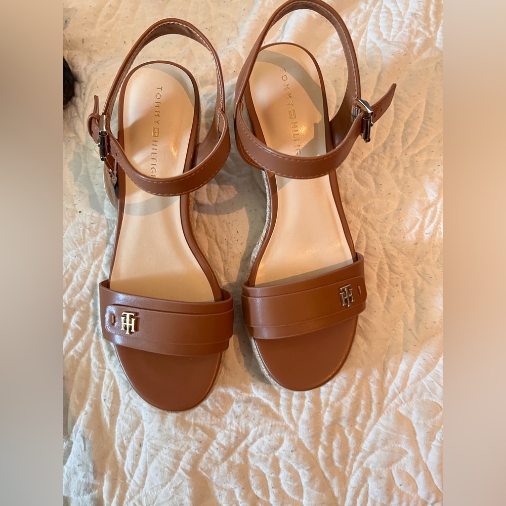 Tommy Hilfiger wedge sandals 7.5 NEW